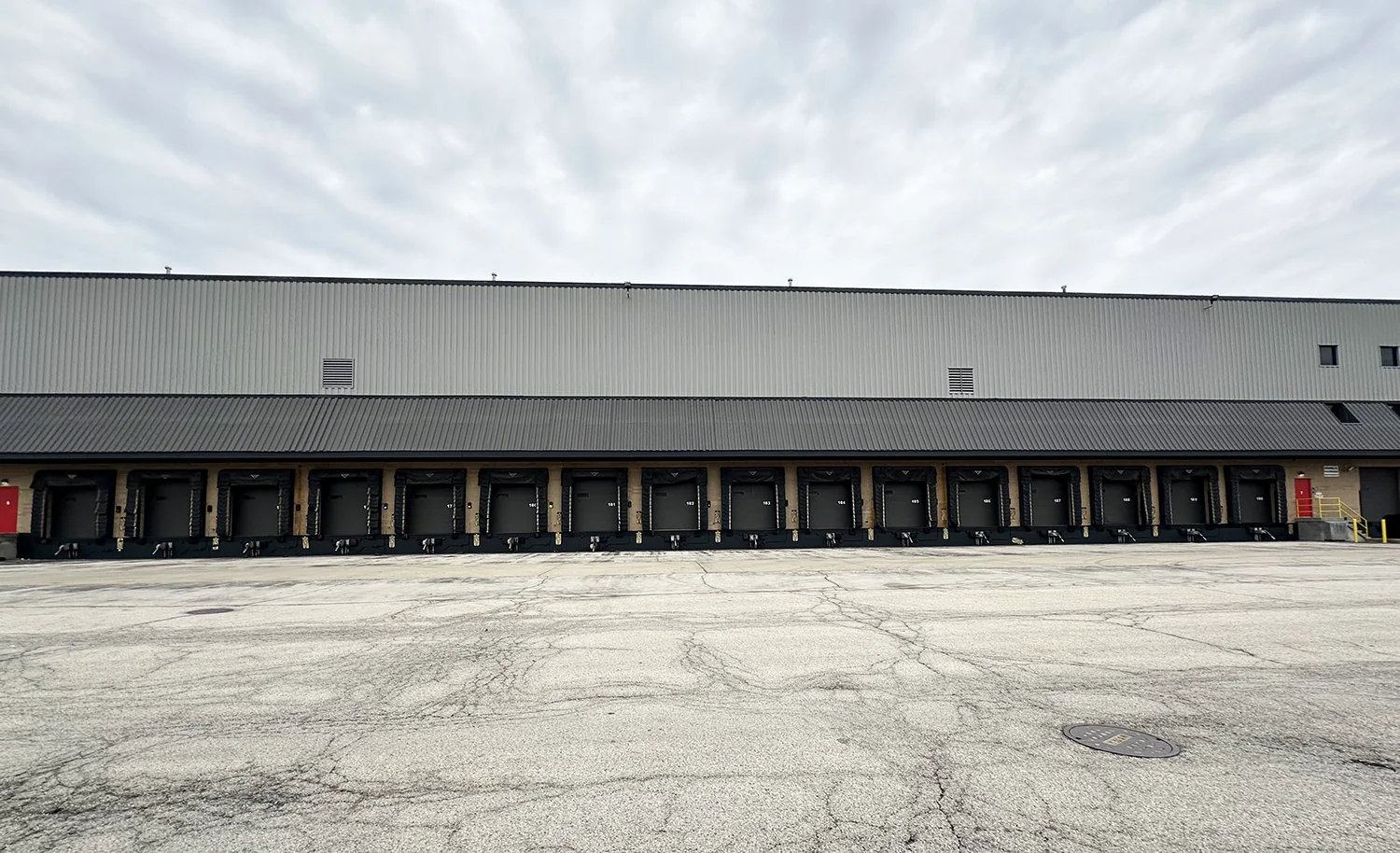 Melrose Park Distribution Center with Active Union… — Lease in Melrose Park, IL, photo 6 of 7