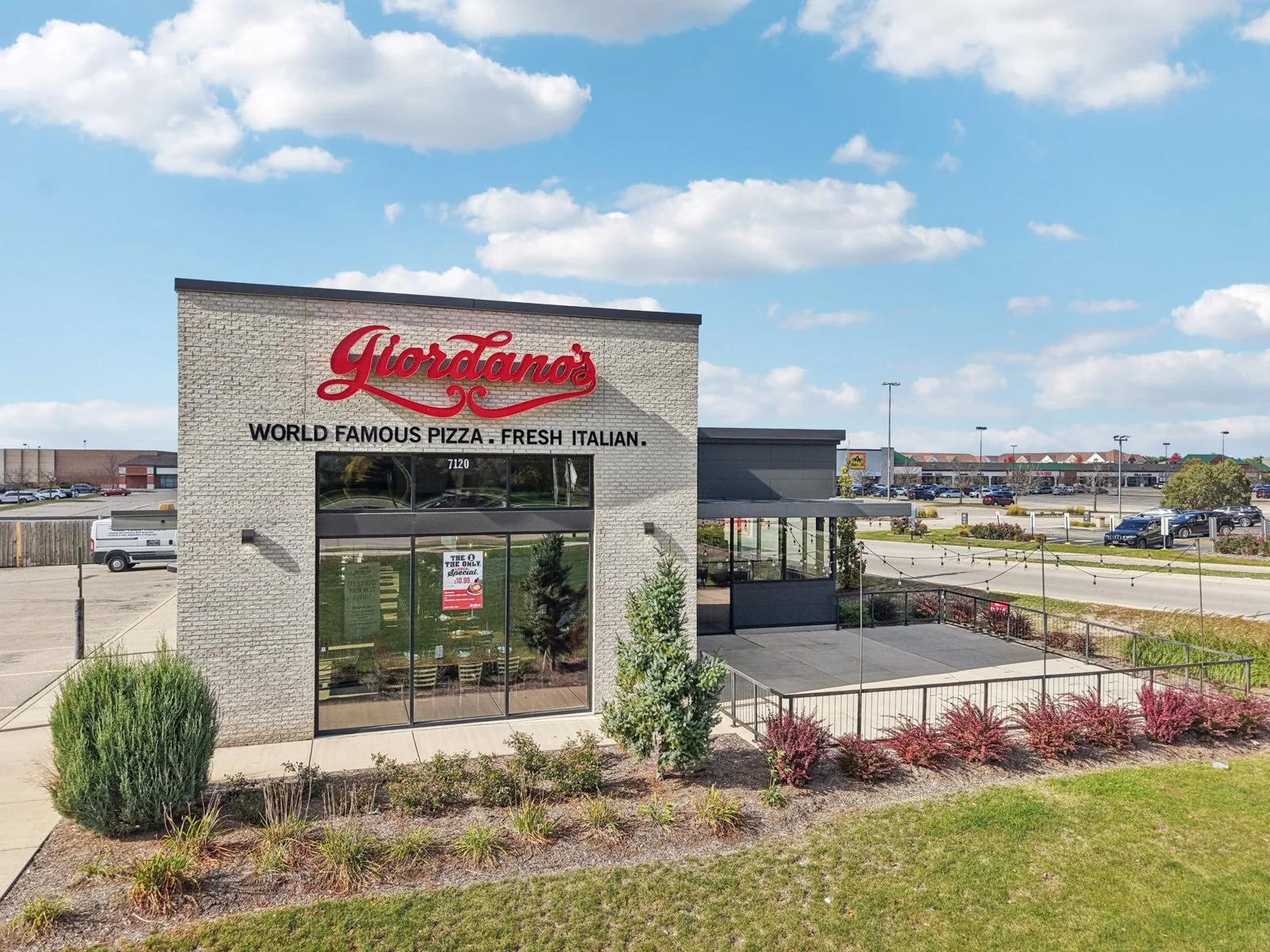 RETAIL - FREESTANDING SINGLE TENANT BUILDING — Lease in Kenosha, WI, photo 3 of 8