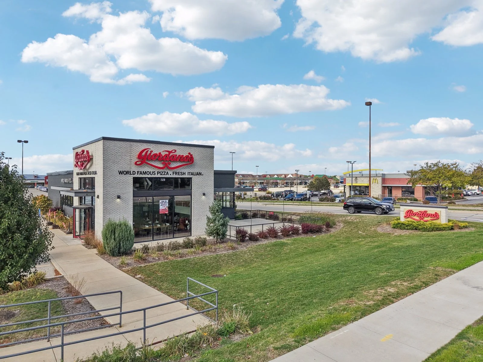 RETAIL - FREESTANDING SINGLE TENANT BUILDING — Lease in Kenosha, WI, photo 5 of 8