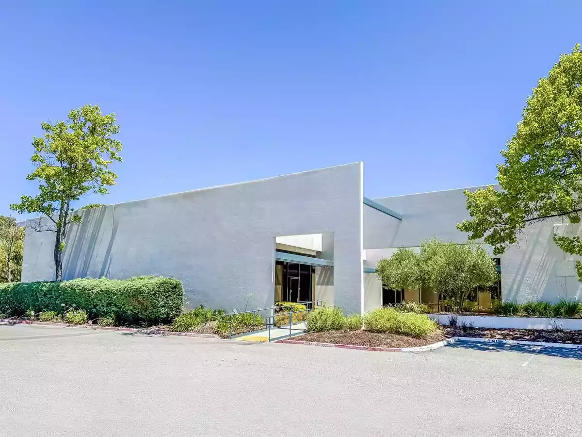 490 Lakeside