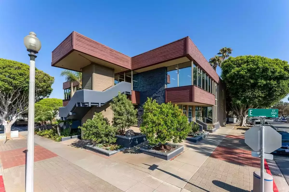 605 3rd St.