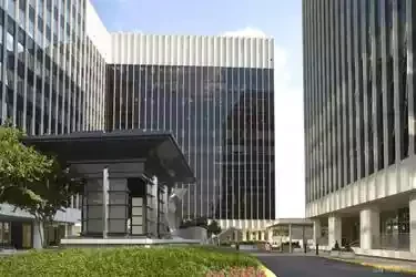 2 Bethesda Metro Center